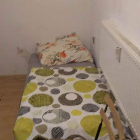Economy Flat 18 Minutes From Vaclavske Namesti Prag Exterior foto