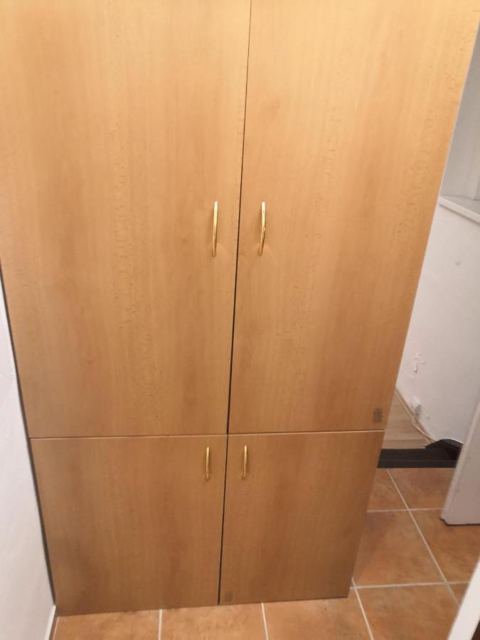 Economy Flat 18 Minutes From Vaclavske Namesti Prag Exterior foto